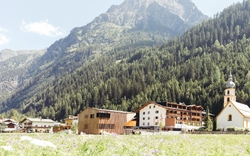 4* Hotel Kirchenwirt in Feichten 1